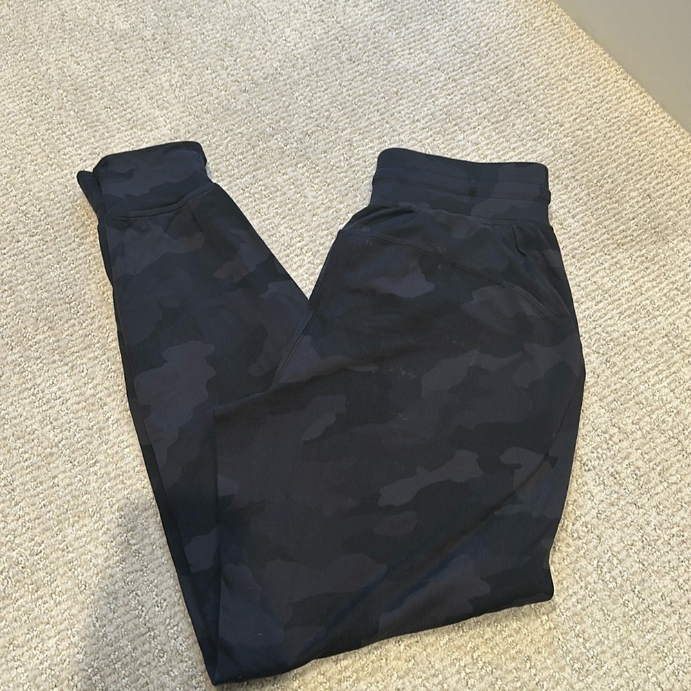 Lululemon ready to rulu joggers